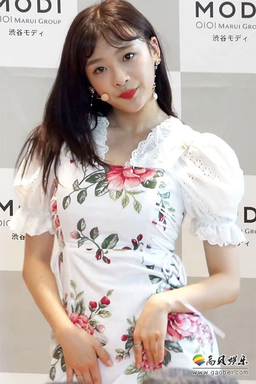 April 饭拍秀 拍摄日期：190729【5合集 959 MB】