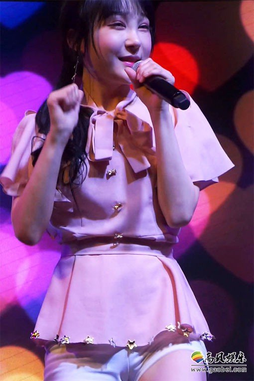 BABA 单拍秀 拍摄日期：190405【4合集 694 MB】