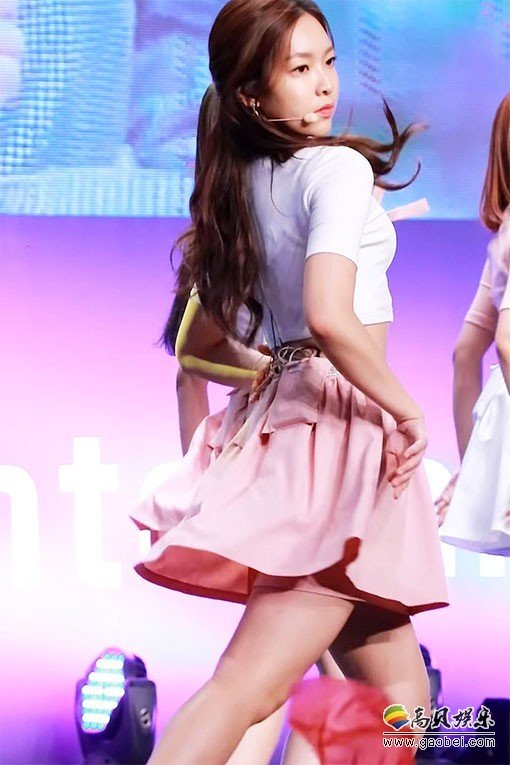 April 韩国女团饭拍秀 拍摄日期：171128【3合集 793 MB】