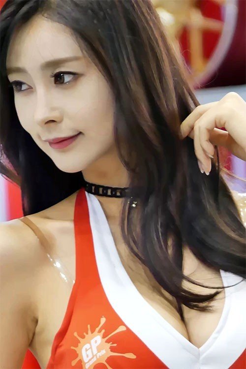 2016 韩国首尔车展4k高清特写美女车模无水印饭拍秀-76【40.2 MB】