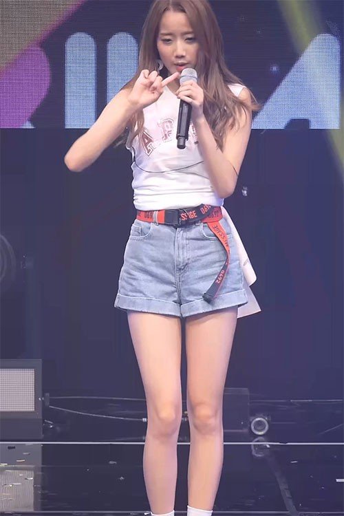 April 饭拍秀 拍摄日期：160821【17合集 2.40 GB】