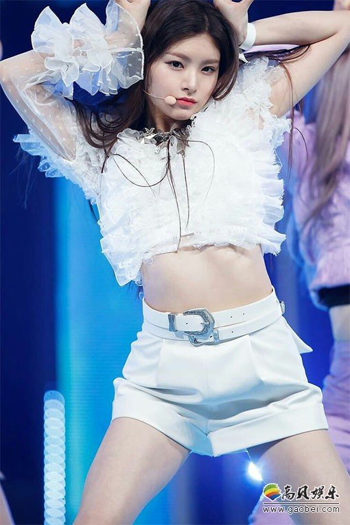 EVERGLOW女团带你回顾1998-2018年每年那些最火的热舞【3合集 142 MB】