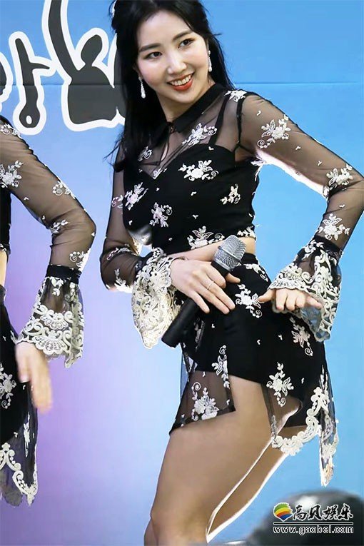 Blah Blah 女团单拍秀 拍摄日期：180518【2合集 255 MB】